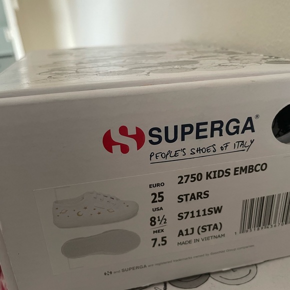 - Superga Kids White Sneakers with Gold Accents - Picture 4 of 4